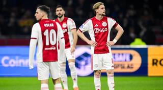 אוסקר גלוך ושחקני אייאקס בהלם