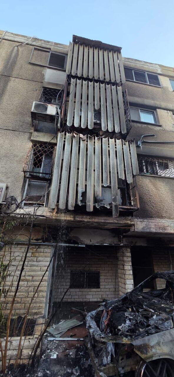  שריפה במבנה מגורים בחיפה, 4 לכודים חולצו