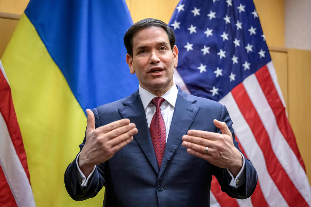US Secretary of State Marco Rubio (Photo: Fabrice COFFRINI / AFP) מזכיר המדינה של ארה"ב מרקו רוביו אחרי שיחות עם נציגי אוקראינה בז'נבה