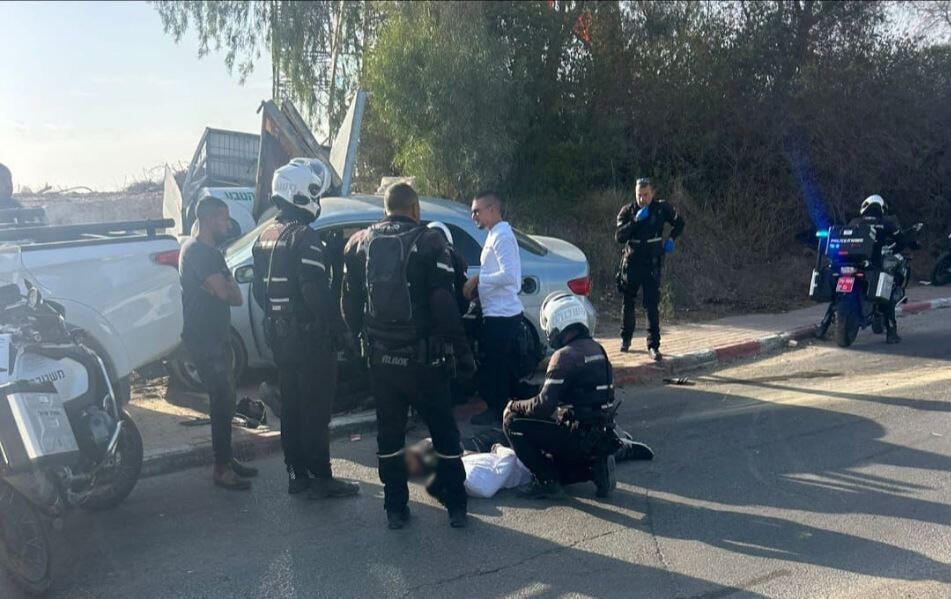 На месте происшествия в Негеве רכב שנמלט מניידת משטרה בתל שבע דרס הולכי רגל