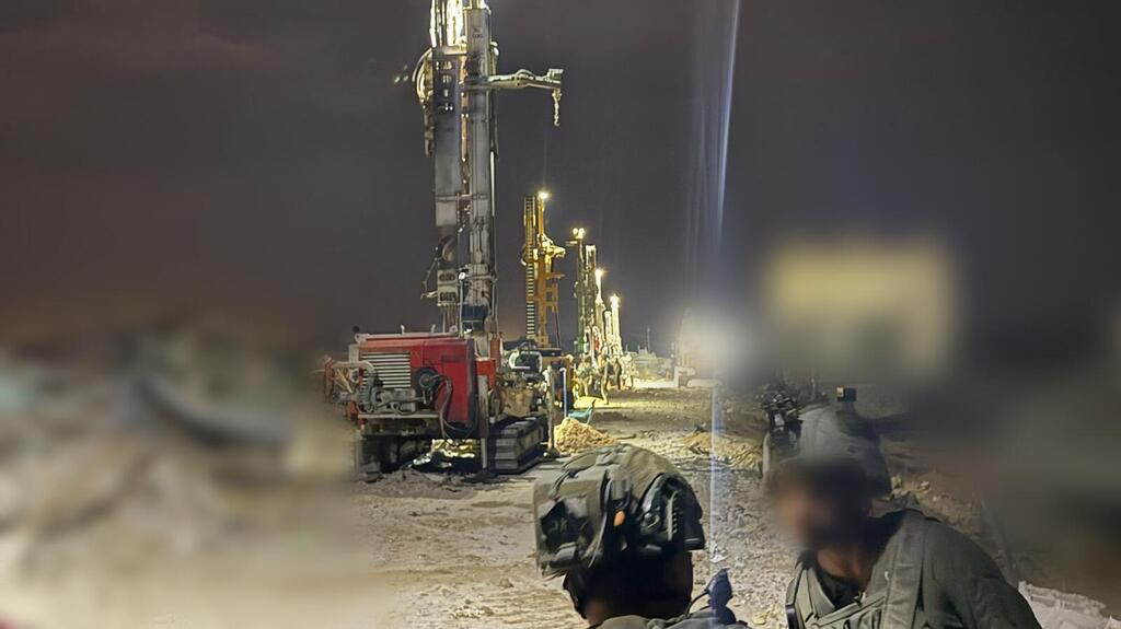 Инженерная техника ЦАХАЛа в районе Рафиаха (Фото: пресс-служба ЦАХАЛа) פעילות צוות הקרב של חטיבות הנח״ל וגולני בפיקוד אוגדת עזה במרחב רפיח ברצועת עזה