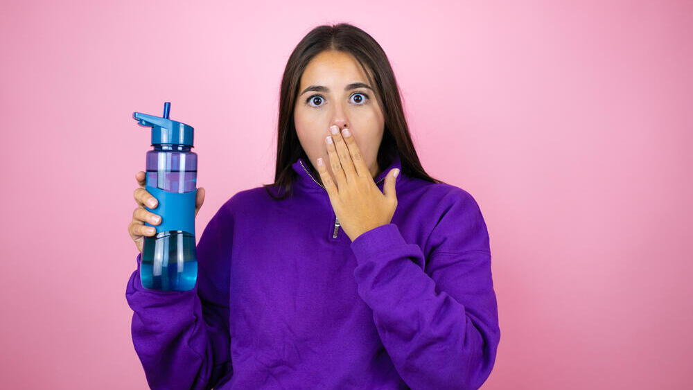 Многоразовая бутылка (Фото: Shutterstock) בקבוק מים