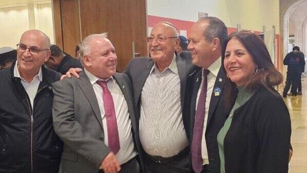 ניר ברקת ודודי אמסלם בקלפי לבחירות לועידת הליכוד