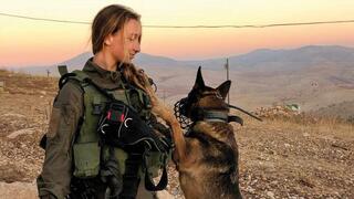 מעיין די במהלך השירות. "אחרי השחרור מ'עוקץ' אימצתי את קליאו"