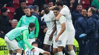 חלאילי וחבריו חוגגים את שער הניצחון