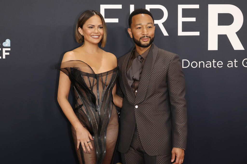 כריסי טייגן ג'ון לג'נד