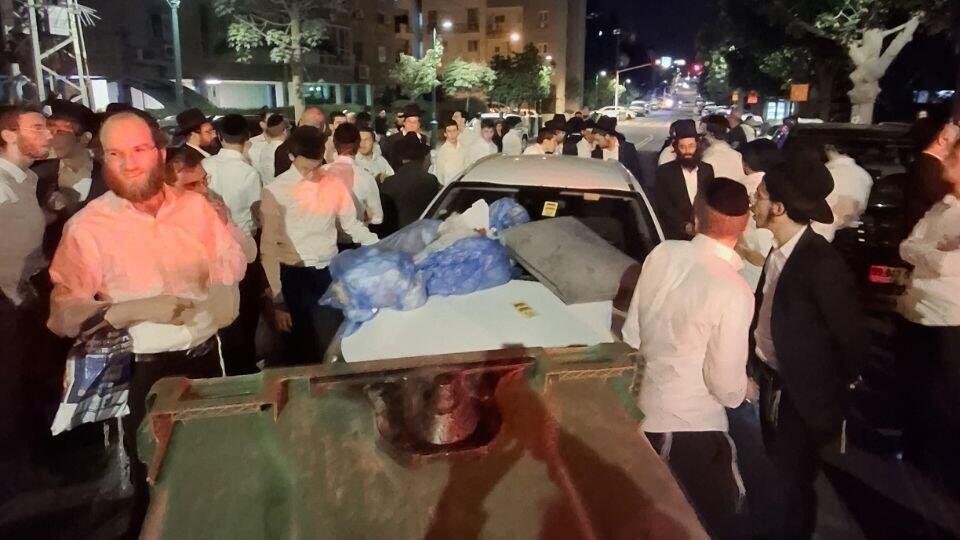 Rioting in Ramat Gan (Photo: Koby Israel) חרדים קיצונים מתפרעים ברמת גן בעקבות ניסיון מעצר עריק