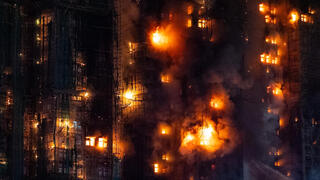 הונג קונג שריפה מתחם מגורים עשרות הרוגים