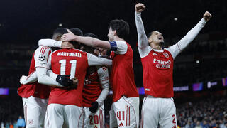 שחקני ארסנל חוגגים