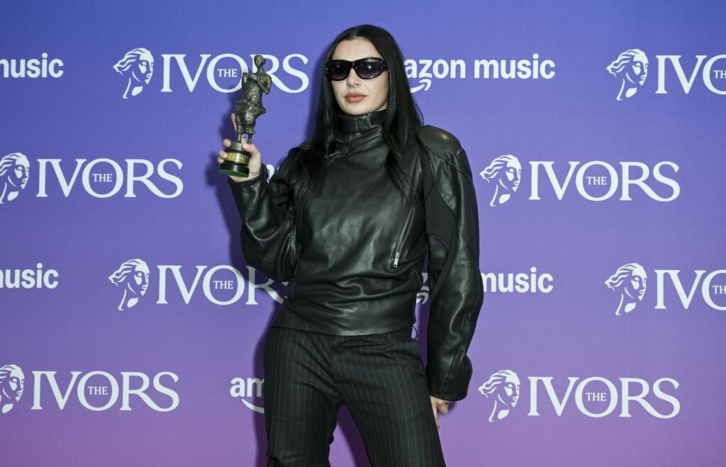 צ'ארלי XCX בטקס פרסי מוזיקה בלונדון, 2025