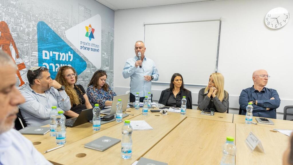 Совещание в министерстве алии 27 ноября (Фото: Элиша Ханкин, пресс-служба министерства алии) Министерство алии 27.11.25