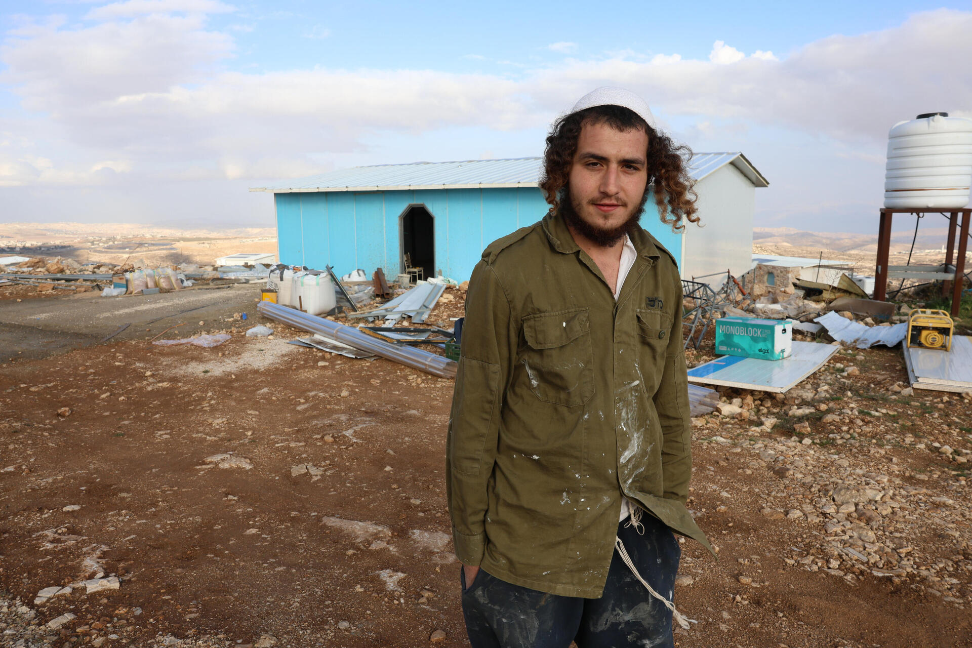 לא מתפנים ,יעקב מנדלסון במאחז צור משגבי בגוש עציון 