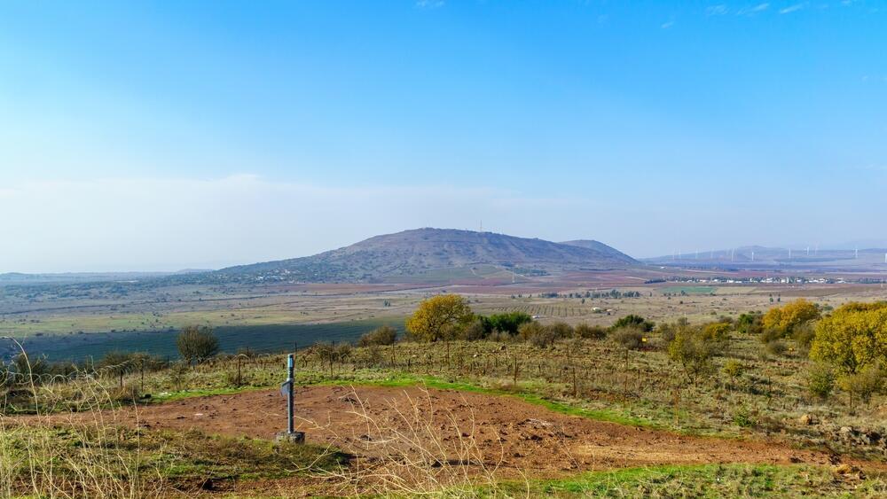 Вулканическая вершина Авиталь на Голанских высотах (Фото: RnDmS/Shutterstock) הר הגעש אביטל ברמת הגולן