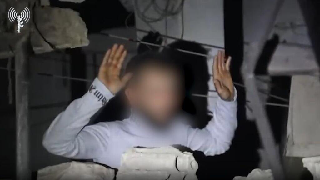 Задержание террориста в Сирии (Фото: пресс-служба ЦАХАЛа) תיעוד מההיתקלות בכפר בית ג׳ן שבסוריה