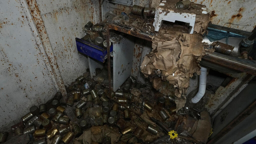 Туннель Хизбаллы (Фото: AP Photo/Bilal Hussein) צבא לבנון הזמין עיתונים לסיור במנהרה של חיזבאללה