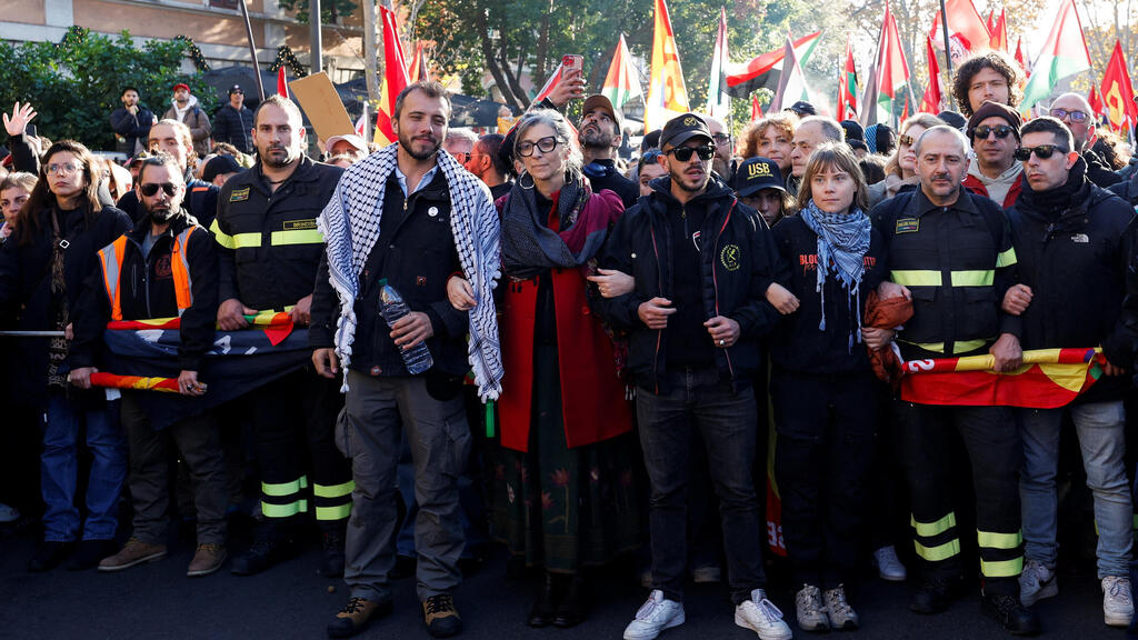 גרטה טונברג הפגנה פרו פלסטינית רומא איטליה