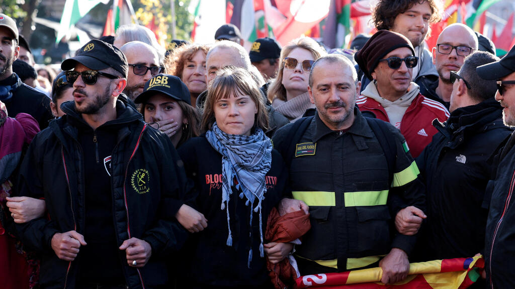 גרטה טונברג הפגנה פרו פלסטינית רומא איטליה