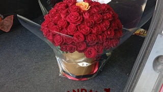 האקרים מאיראן: השארנו פרחים ברכבו של מדען ישראלי