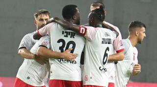 שחקני הפועל ירושלים חוגגים