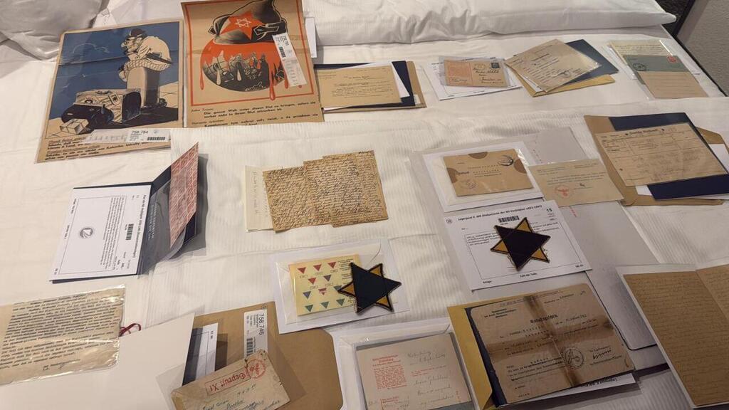 Часть предметов, приобретенных на аукционе в Германии (Фото: "Яд-Эзер ле-Хавер") פריטים שהיו מועמדים למכירה בגרמניה והובאו לארץ