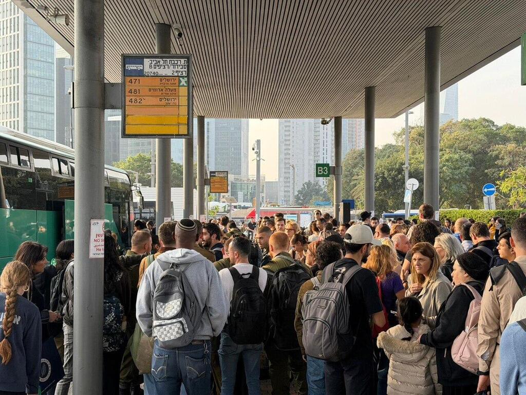 Savidor Central station עומס חריג בתחנת רכבת