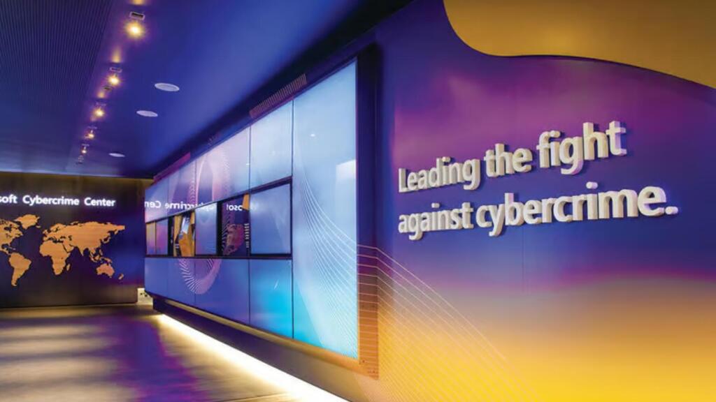 Trying to stop the flood. Microsoft DCU center (photo: Microsoft) Microsoft