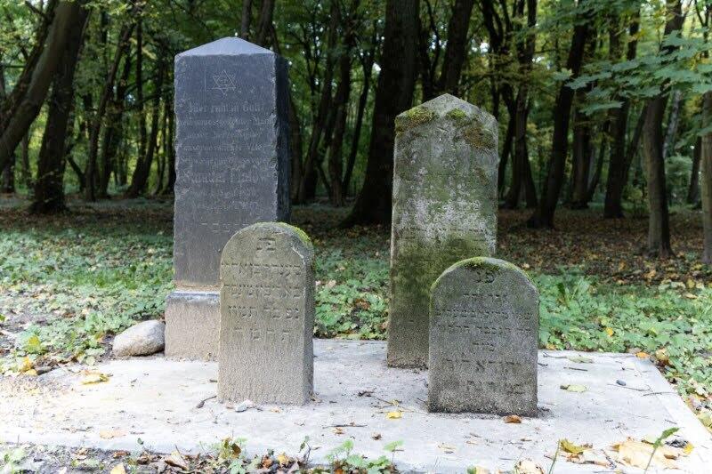 מצבות בבית הקברות בקלינינגרד 