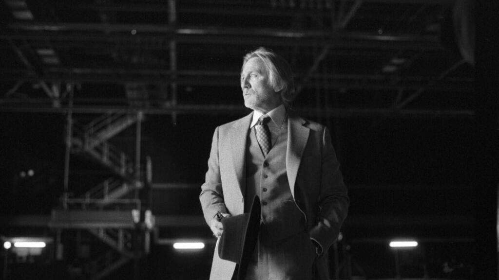 From 'Wake Up Dead Man' (Photo: Courtesy of Netflix) מתוך "רצח כתוב היטב: התעורר, איש מת"