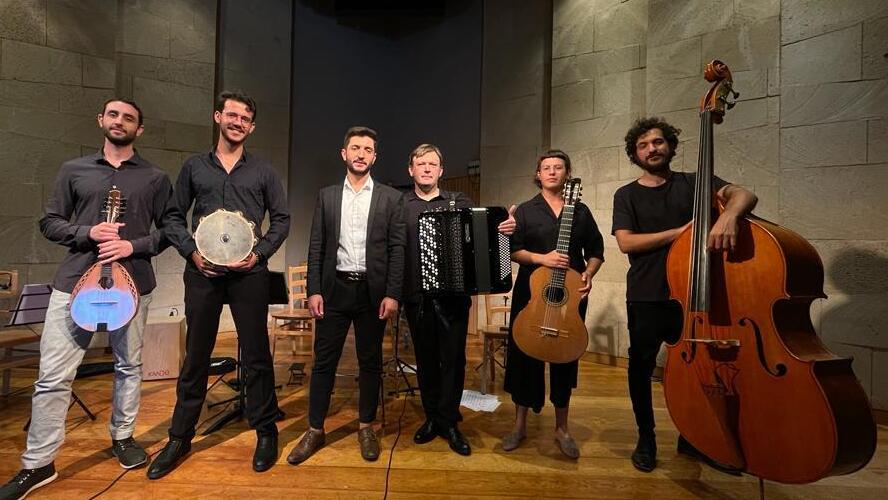 Стас Давыдов и музыканты-виртуозы (Фото предоставлено Стасом Давыдовым) Стас Давыдов и музыканты-виртуозы