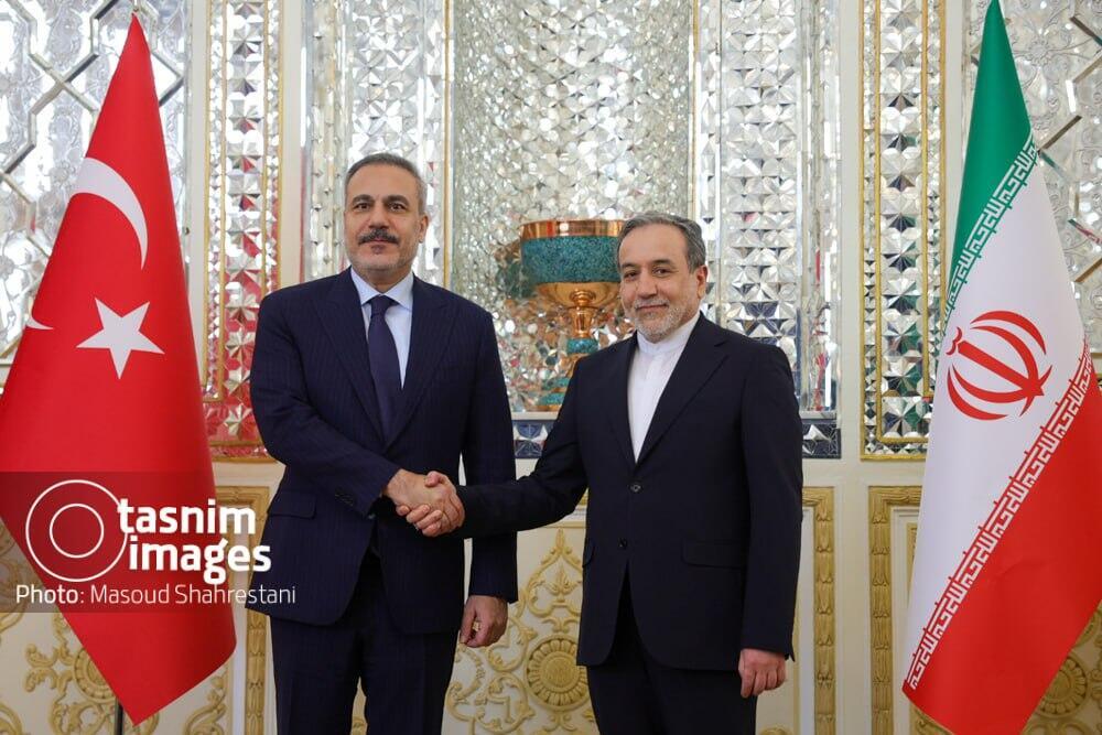 פגישתם של שרי החוץ של איראן וטורקיה, עבאס עראקצ'י והאקאן פידאן באיראן