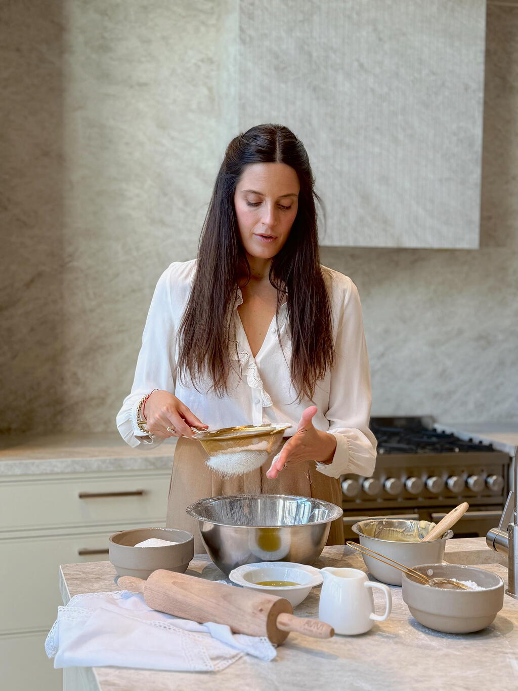 נוסעת קבועה על קו ישראל-גרמניה. עדי שילון (צילום: רהב מדיה, אביבי מטבחים) עדי שילון אביבי מטבחים