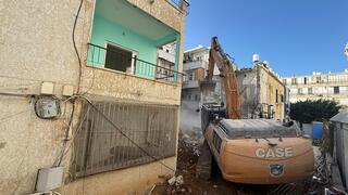 הריסת מבנים ישנים ברחוב בלפור בת ים במסגרת פרויקט התחדשות עירונית  
