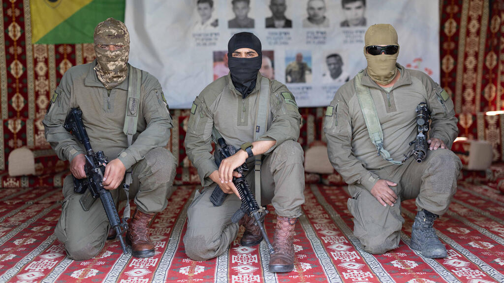 Photo: Tal Shahar צוות הגששים. מימין: רס"ר טאלב, סרן עלי וסא"ל בסאם