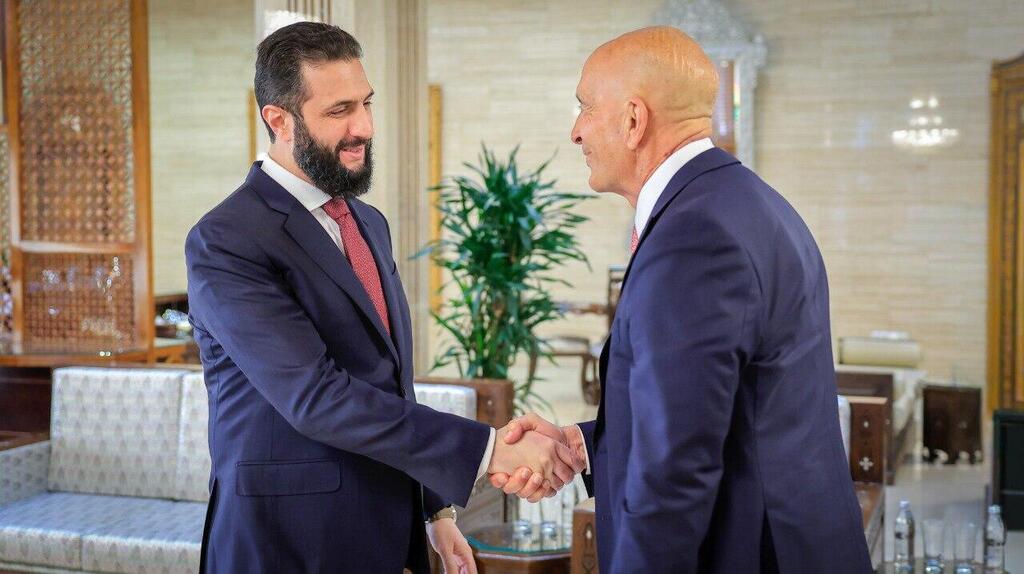 Ahmad al-Sharaa meets with US special envoy Tom Barrack נשיא סוריה א-שרע עם השליח האמריקני לסוריה תומאס ברק