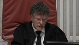 הממשלה החרימה, עמית ביטל הדיון על היועמ"שית