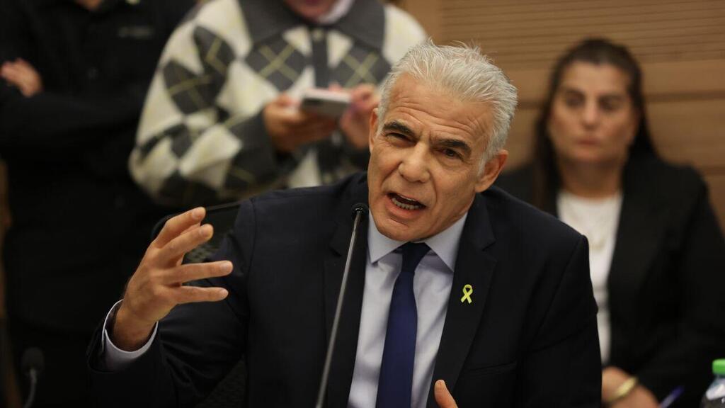 Выступление Яира Лапида (Фото: Алекс Коломойский ) ועדת החוץ והביטחון