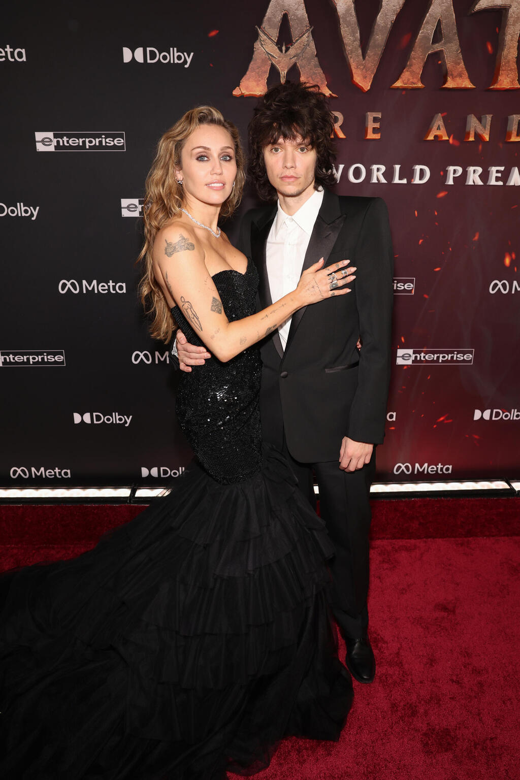 נקווה שהנישואים האלה יחזיקו מעמד יותר זמן מאשר הקודמים שלה! (צילום: Jesse Grant/Getty Images for 20th Century Studios) מיילי סיירוס מקס מורנדו