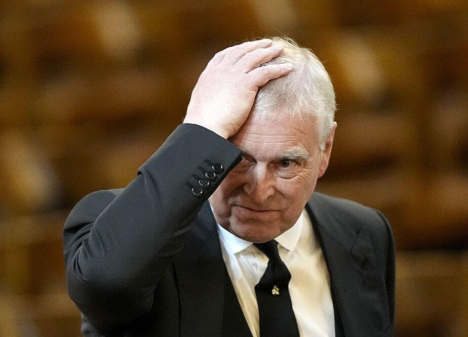 חקירה מעבר לפינה (צילום: Aaron Chown - Pool/Getty Images) הנסיך אנדרו