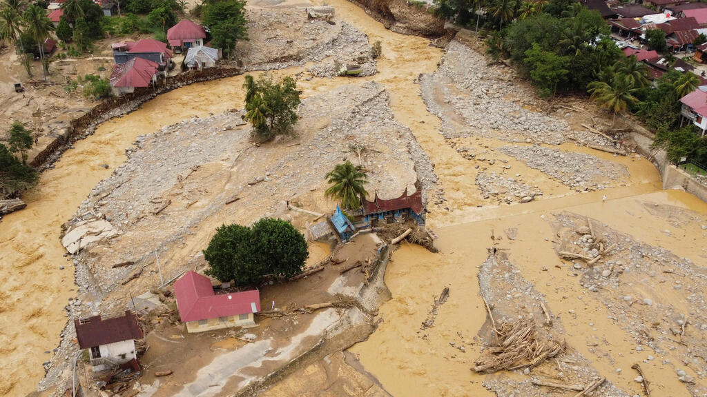 שיטפונות אסיה אינדונזיה סומטרה