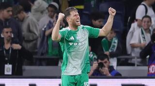 גיא מלמד חוגג בגדול