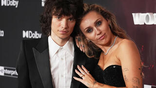 מיילי סיירוס מקס מורנדו