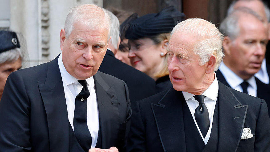 המלך צ'רלס הנסיך אנדרו