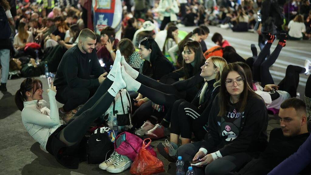 הפוגה במחאה בסרביה