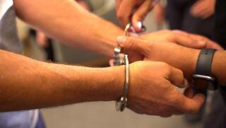 הוארך מעצרו של איש התקשורת שחשוד באונס בן 15