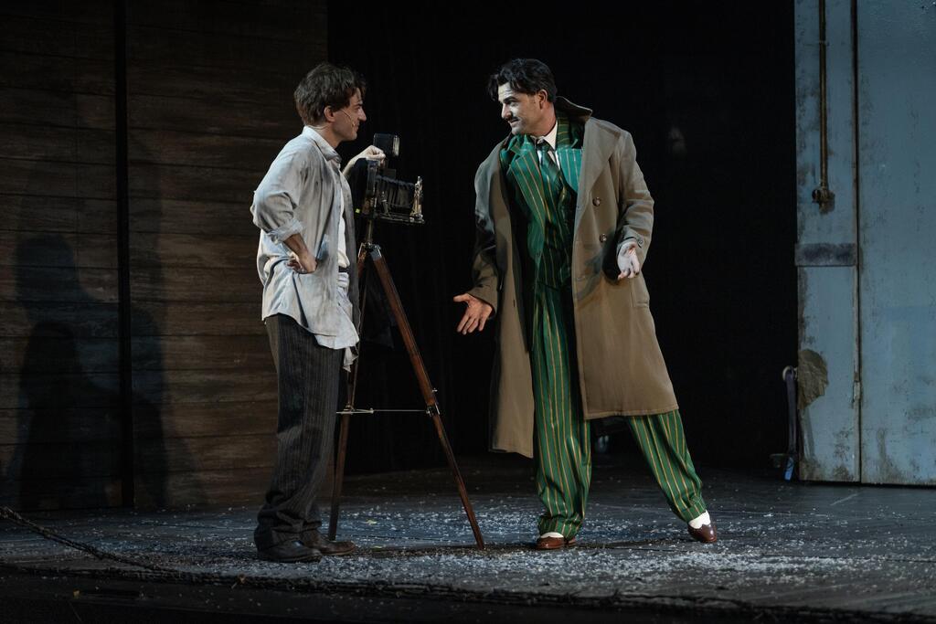 Сцена из спектакля "Зингер" 