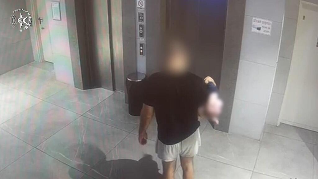 Запись камеры видеонаблюдения (Фото: пресс-служба полиции) פרשיית האלימות הקשה כלפי קטינים בשרון