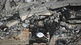 מחבלי חמאס טוענים כי איתרו גופת חלל חטוף