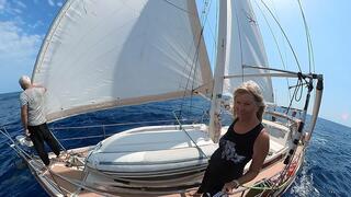 הסבתא שמפליגה מסביב לעולם