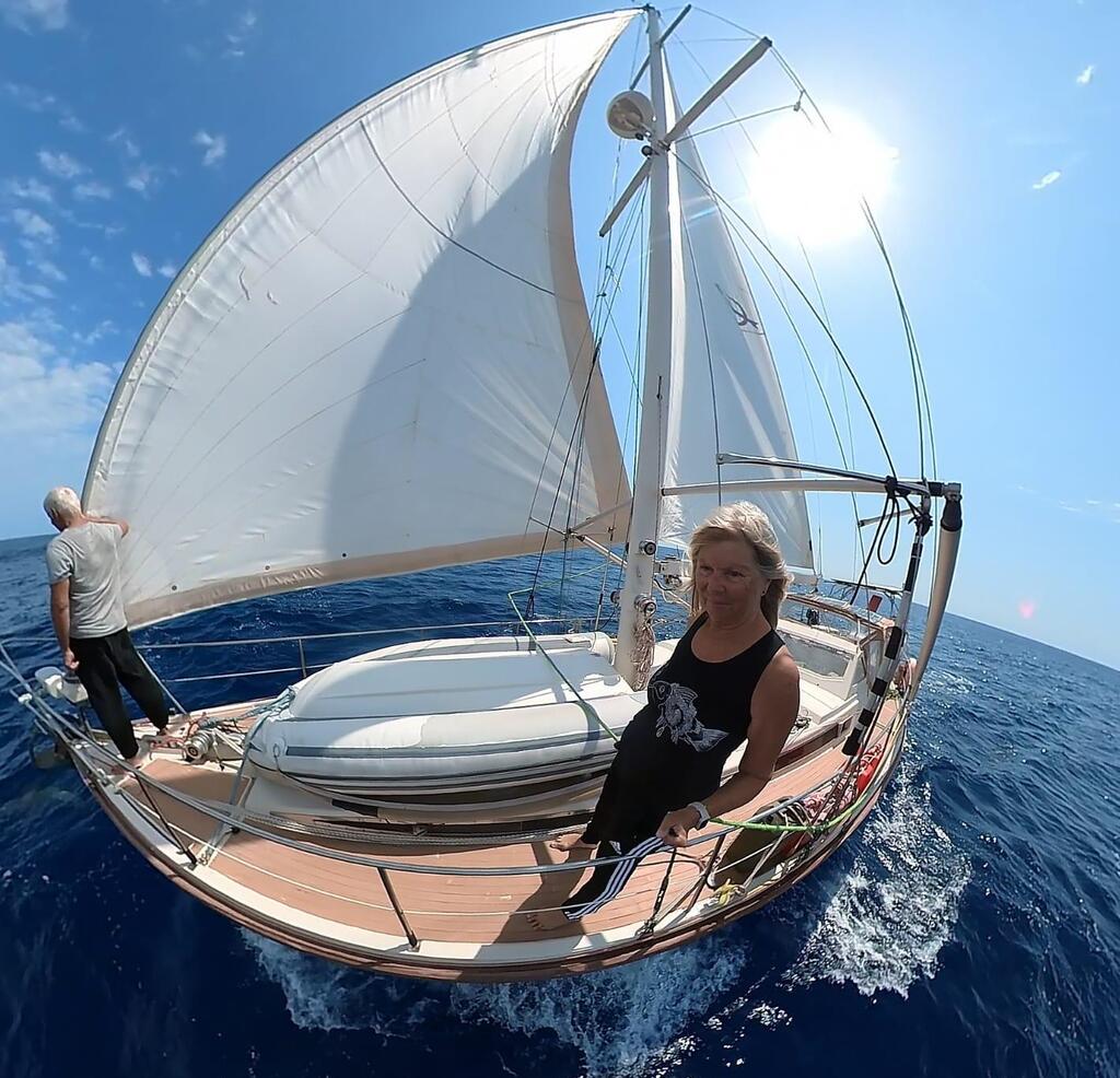 הסבתא שמפליגה מסביב לעולם