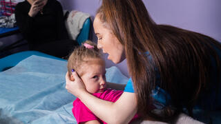 פיזיותרפיה לילדה עם צרכים מיוחדים